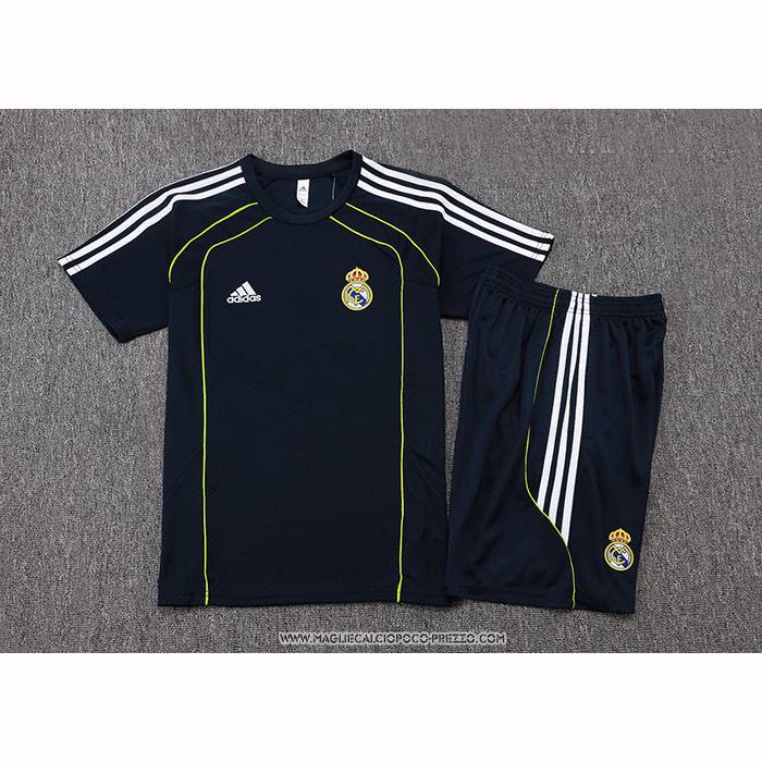 Tuta da Track
 Real Madrid 2025-2026 Manica Corta
 Blu
 - Pantaloncini
